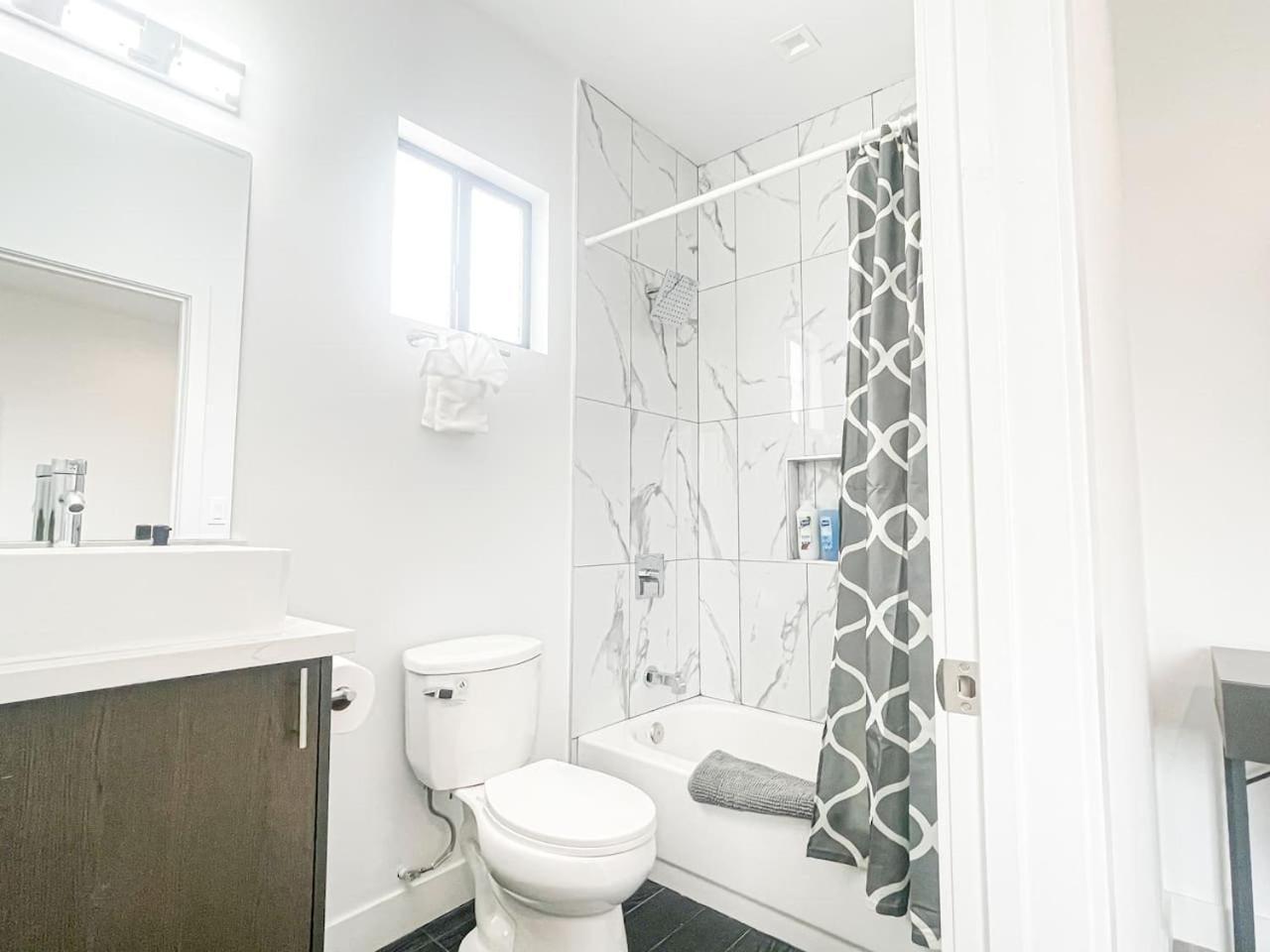 Chic 4br Multi-level Near K-town - Cl2 - Cul Casa de férias